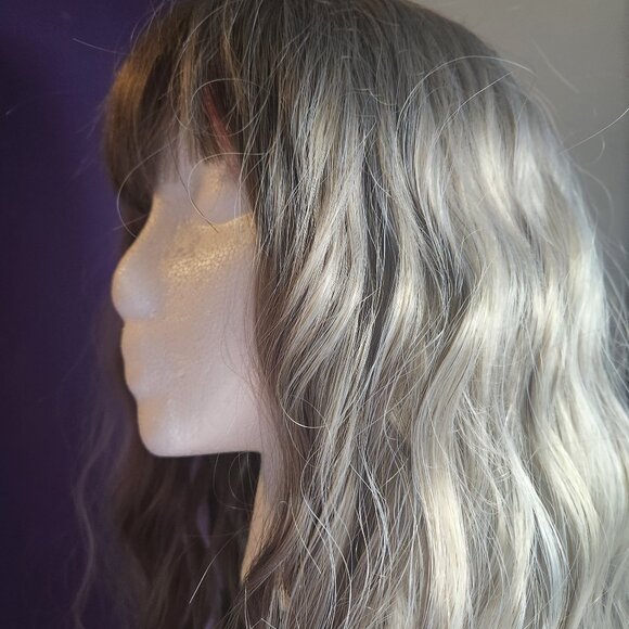 Granny gray curly wig with bangs - Picture 2 of 6